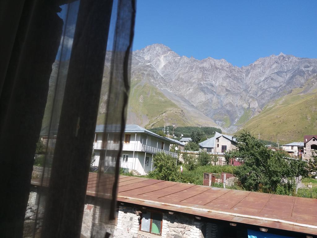 Guest House Sandro Kazbegi Exterior photo