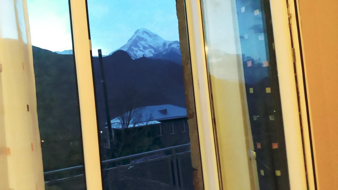 Guest House Sandro Kazbegi Exterior photo