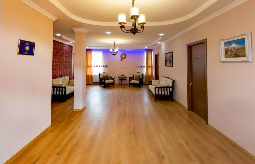 Guest House Sandro Kazbegi Exterior photo