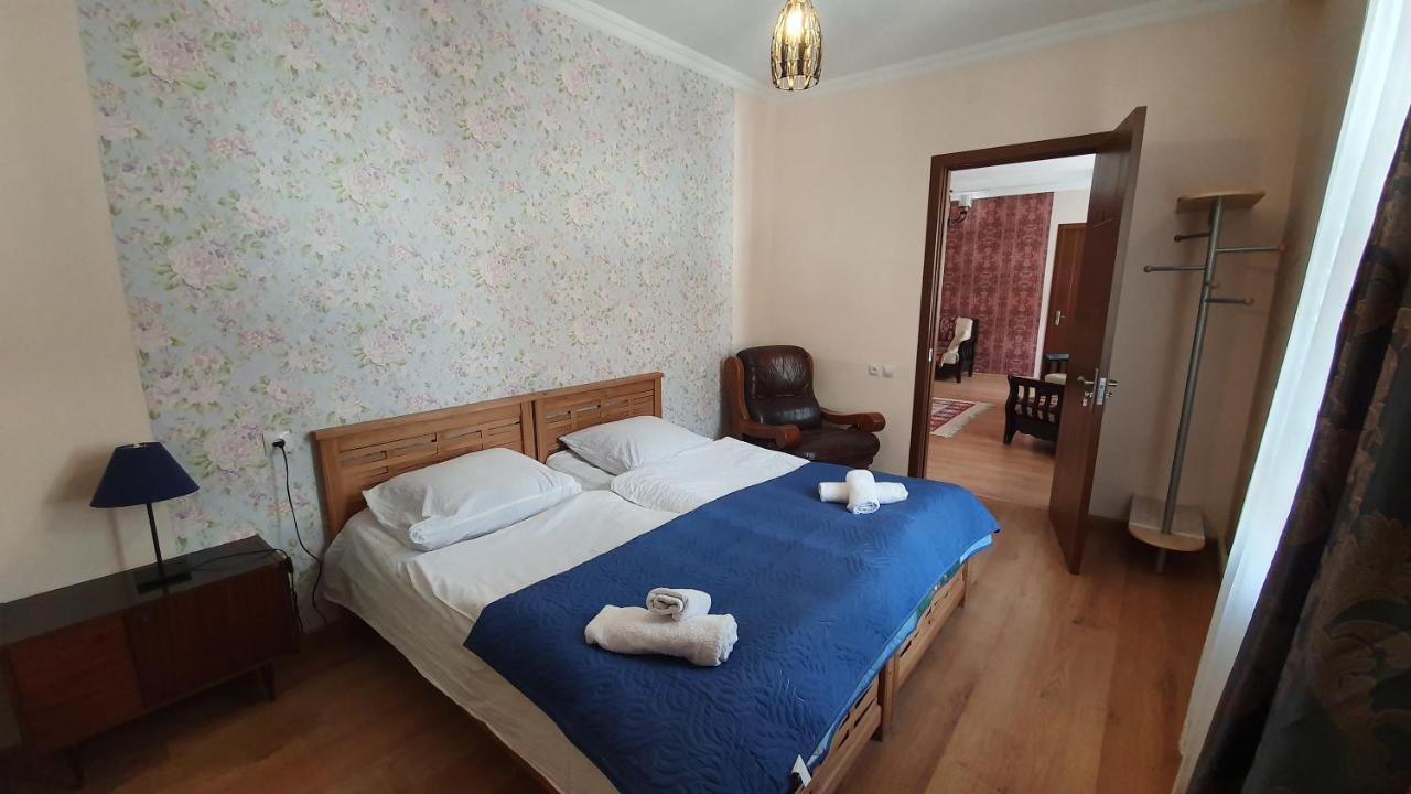 Guest House Sandro Kazbegi Exterior photo