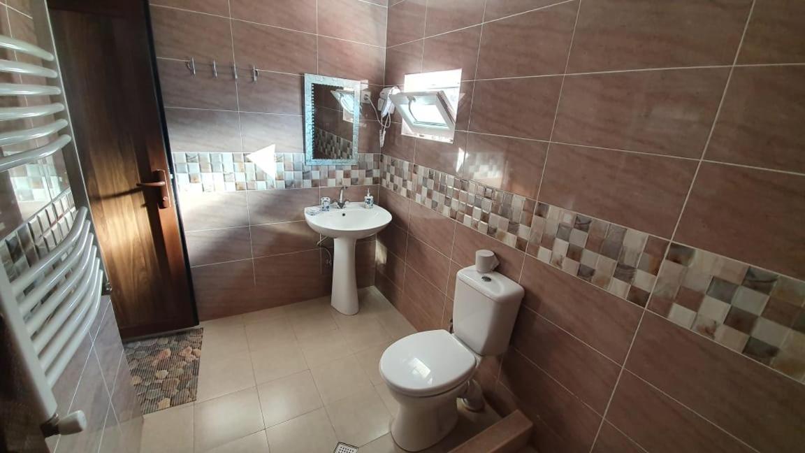 Guest House Sandro Kazbegi Exterior photo