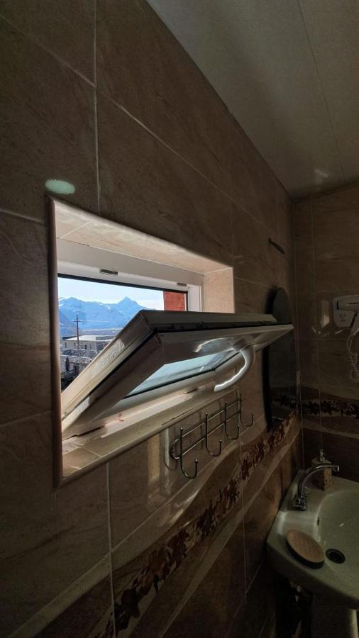 Guest House Sandro Kazbegi Exterior photo