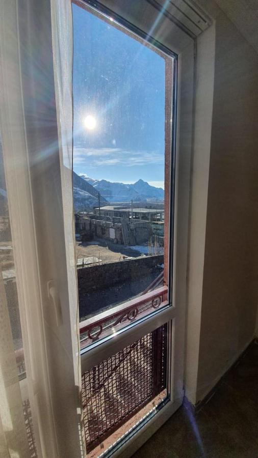Guest House Sandro Kazbegi Exterior photo