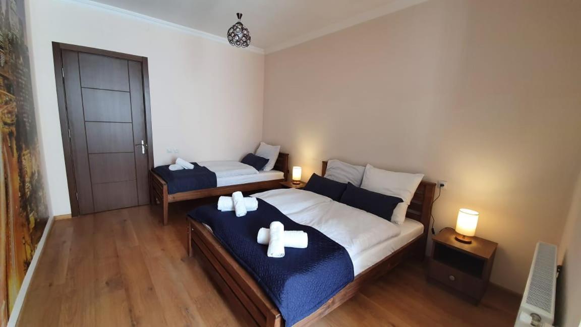 Guest House Sandro Kazbegi Exterior photo